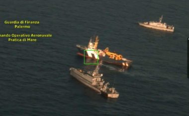 Në Itali kapet anija me sasi rekord kanabisi dhe nafte, ekuipazhi ishte nga Mali i Zi (Video)