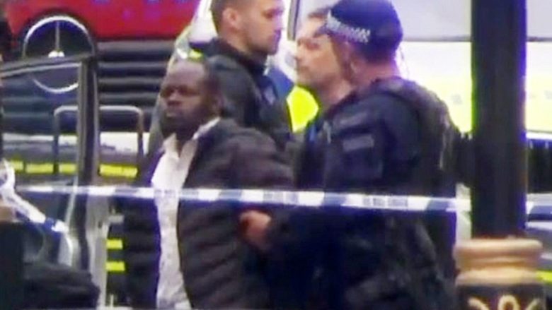 Zbulohet identiteti i sulmuesit pranë Parlamentit në Londër (Foto/Video)