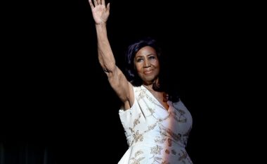 Trupi i Aretha Franklin vendoset në një arkivol prej ari, fansat kanë dy ditë për t’i shprehur nderime