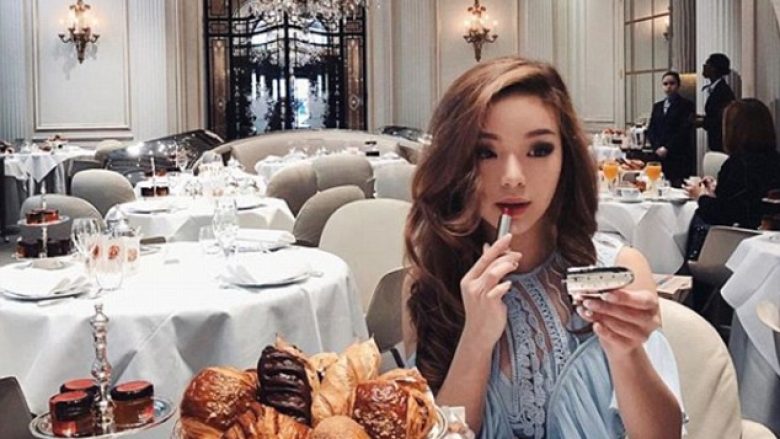 Aziatikët ‘çmendurisht’ të pasur, shfaqin luksin e pafund në Instagram (Foto)