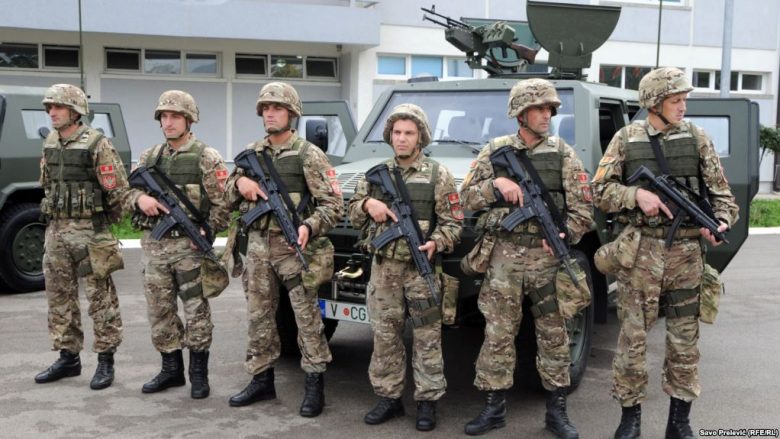 Mali i Zi dërgon ushtrinë në kufi me Shqipërinë, shkak migrantët