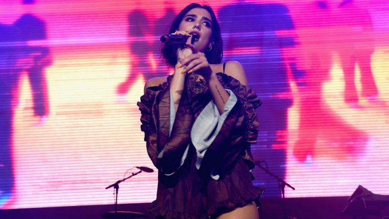 Dua Lipa tashmë është përfshirë në frymën vendore, publikon video duke kënduar hitin e madh “Kaçurrelja”