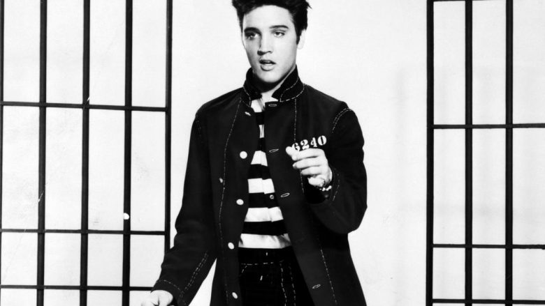 Teoritë e vdekjes së “Mbretit”: Pse shumë njerëz mendojnë se Elvisi është ende gjallë?