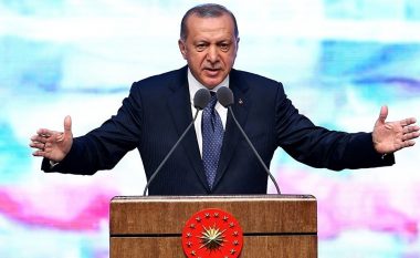 Lira turke me rënie rekord, Erdogan: Nëse ata kanë dollarë, ne kemi njerëzit