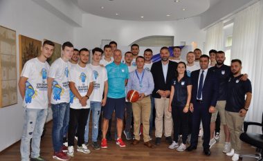 Ministri Gashi priti basketbollistët e Përfaqësueses së Kosovës, fitues të Kampionatit Evropian në Divizionin C