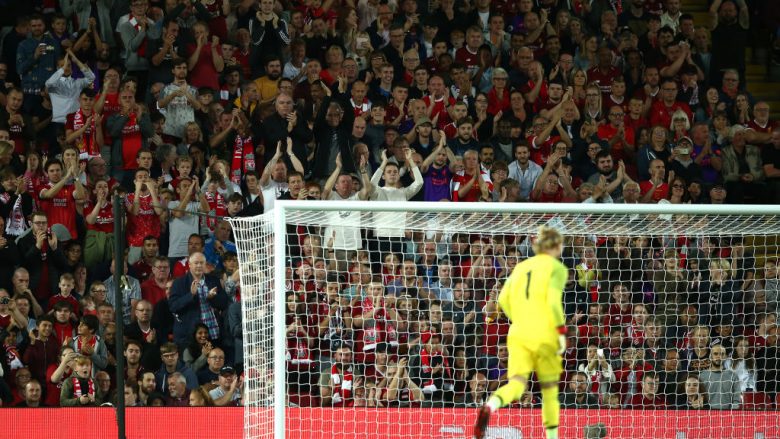 Loris Karius kthehet për herë të parë në Anfield Road pas gafave në finalen e Ligës së Kampionëve – Tifozët e Liverpoolin e presin me duartrokitje