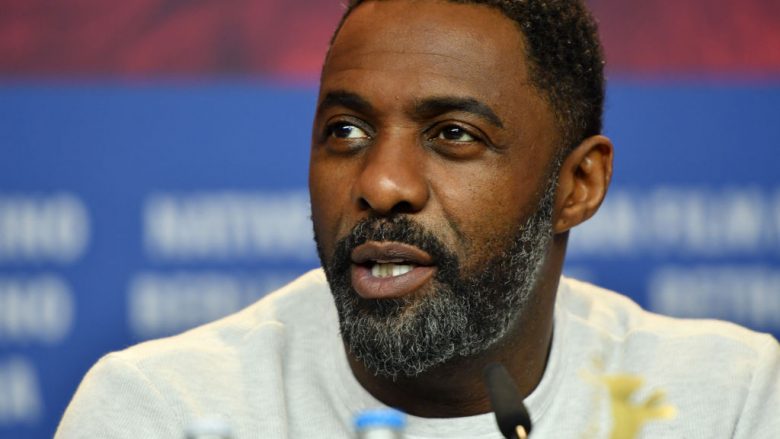 Idris Elba i shton thashethemet se do ta luajë James Bondin