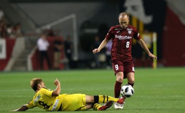 Iniesta dhuron magji tek goli i tij i parë në Japoni, driblon me mjeshtëri një mbrojtës dhe pastaj edhe portierin kundërshtar  