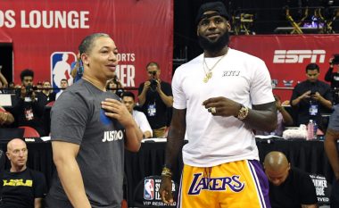 Shorti i NBA, LeBron debuton ndaj Portlandit si basketbollist i Lakers