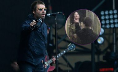 Publikohen pamjet nga momenti kur Liam Gallagher e kap për fyti të dashurën