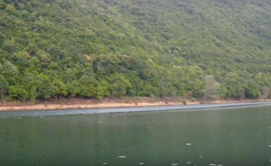 Të riun që u largua nga shtëpia, policia e gjen te Liqeni i Batllavës