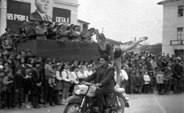 Historia e një fotografi në Shqipërinë komuniste