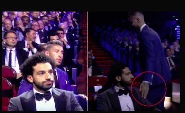 Ramos e përshëndet pasi mori çmimin, por Salah nuk e ka harruar finalen dhe e injoron spanjollin