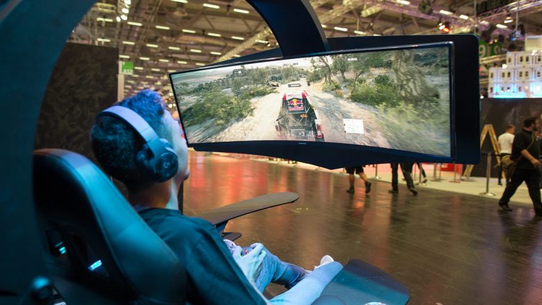 Samsung prezanton në ‘Gamescom 2018’, monitorin e harkuar për lojëra CJG5