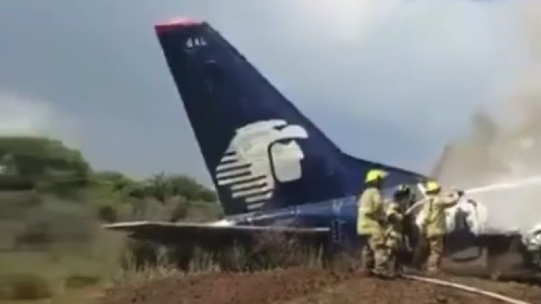 Rrëzohet aeroplani pas ngritjes në Meksikë, raportohet për mbi 80 të lënduar (Video)