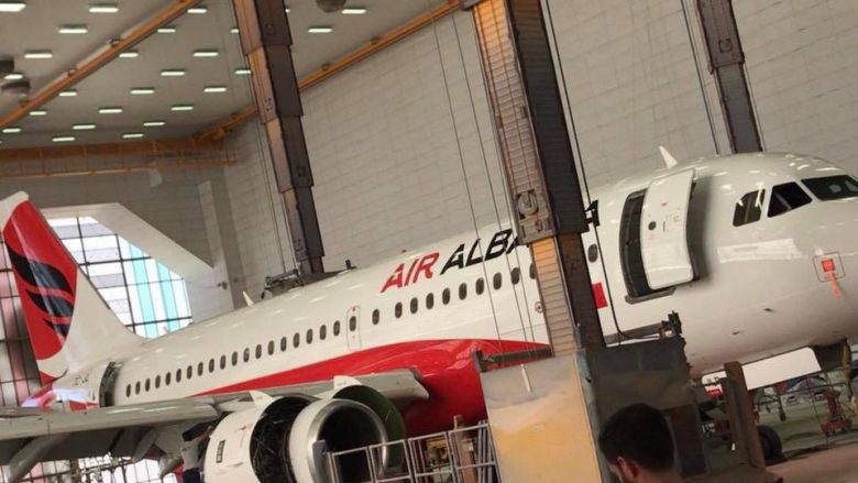 Rama publikon foton e parë të aeroplanit “Air Albania”