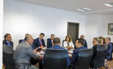 Haradinaj emëron ministren e dorëhequr në krye të Task Forcës për Pastrim