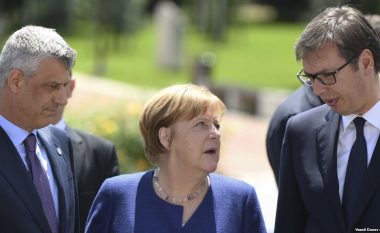 Merkel: Kufijtë e shteteve të Ballkanit Perëndimor të paprekshëm