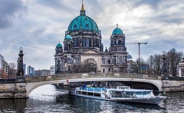 Berlini do të kufizojë shitjen e pronave banesore për të huajt