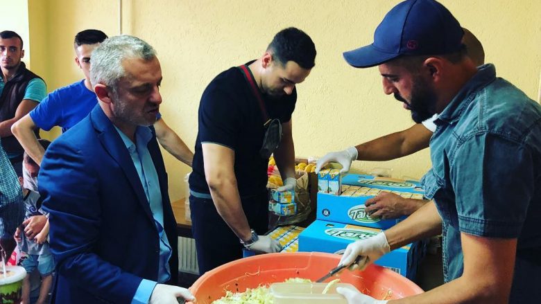 Një tjetër iniciativë bamirëse, Capital T dhe 2po2 shërbejnë ushqim në Shoqatën Humanitare “Jetimat e Ballkanit”