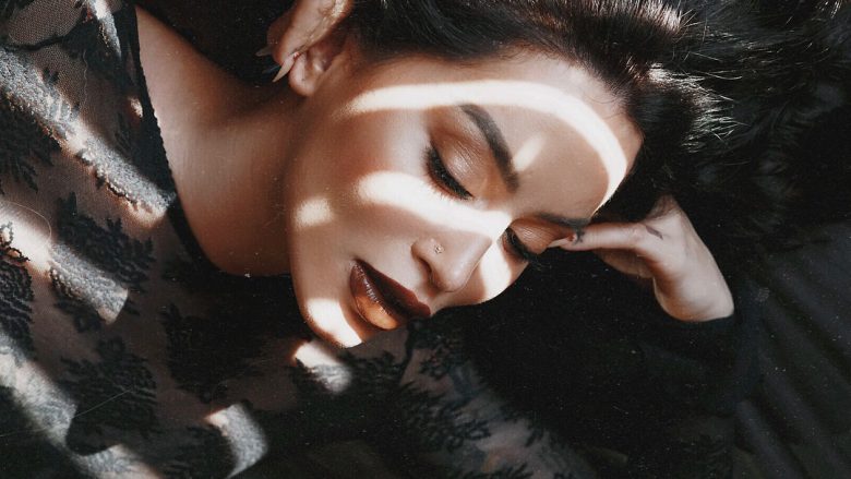 Dafina Zeqiri paralajmëron projektin e ri me foto sensuale