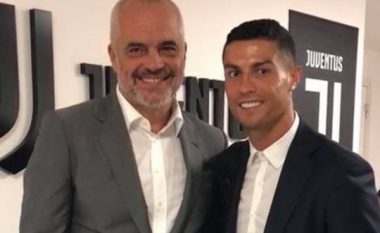 Edi Rama shihet i lumtur në fotografinë e tij me Ronaldon