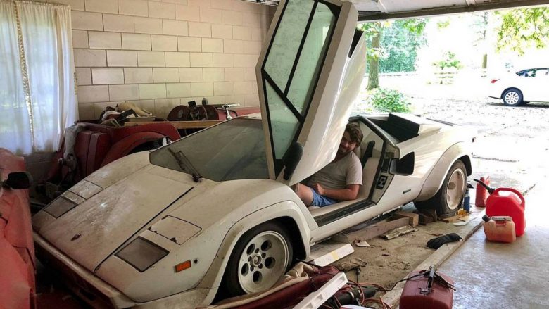 Nipi zbulon “xhevahirin” në dyqanin e gjyshit të tij – Lamborghini, edhe pas dy dekadash dukej si i ri (Foto)