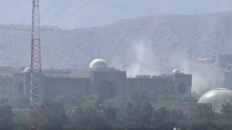 Përgjaket Bajrami në Kabul, sulmohet me raketa pallati presidencial (Video)