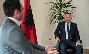Kurti takon kryetarin e Bujanovcit, thotë se korrigjimi i kufijve është i rrezikshëm