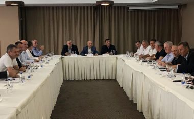 Mblidhet Kryesia e LDK-së, takimin e udhëheq Isa Mustafa