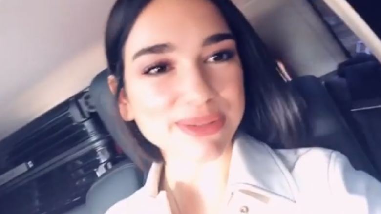 Përmes një video iu drejtohet fansave, Dua Lipa: Hej Prishtinë, mezi po pres t’ju shoh