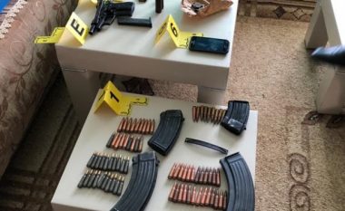 Policia e Kosovës ka arrestuar 16 persona për trafikim armësh