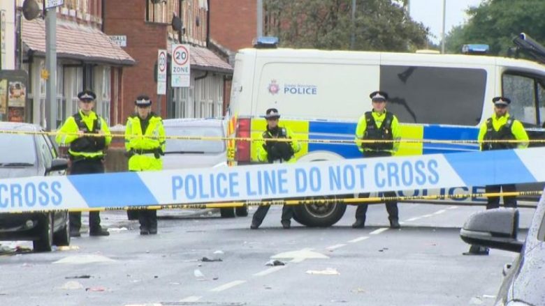 Të shtëna në Manchester, 10 persona të plagosur