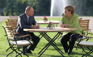 Merkel e Putin zgjedhin natyrën “për të qarë hallet e botës”