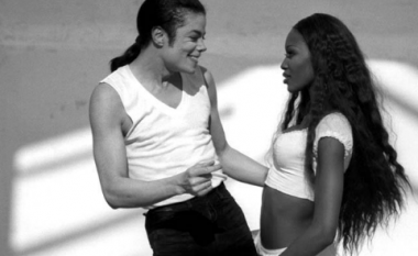 Naomi Campbell publikon prapaskenat e xhirimit të një videoklipi me Michael Jacksonin