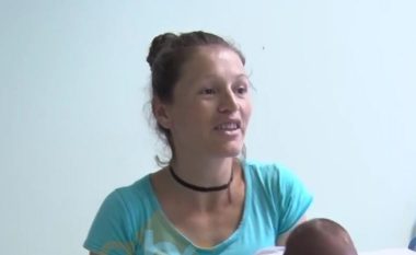 Është vetëm 31 vjeçe dhe ka lindur fëmijën e tetë, shqiptarja thotë se dëshirojnë të bëjnë 10 fëmijë (Video)