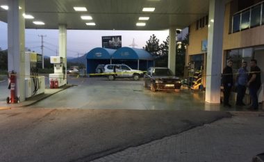 Persona të armatosur dhe të maskuar grabisin pompën e benzinës në Mitrovicë
