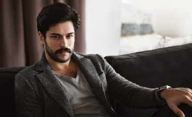 Aktori më i pëlqyer turk, Burak Ozçivit është në gjendje të rëndë shëndetësore