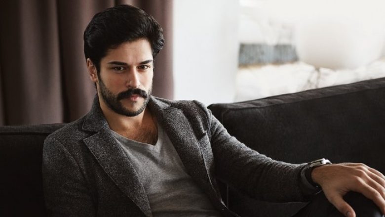 Aktori më i pëlqyer turk, Burak Ozçivit është në gjendje të rëndë shëndetësore