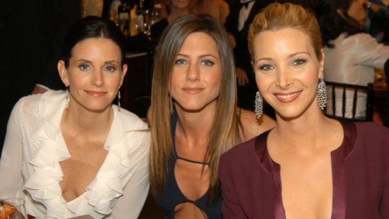 Jennifer Aniston: Me Coxin dhe Kodrowin gjithmonë flasim për një rikthim të serialit, “Friends”