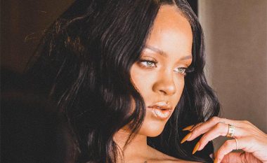 Rihanna do të bëhet doktor shkence