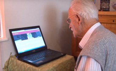 Ragip Rusta, 92 vjeçari nga Peja që kalon gjatë ditës katër orë në internet (Video)
