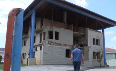 Familja Aliu lëshoi 13 dhoma për Gjimnazin “Sami Frashëri” në Prishtinë, shtëpia shndërrohet në muze (Video)