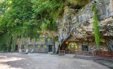 Shpella e shndërruar në hotelin luksoz, brenda saj nuk mungon asgjë (Foto/Video)