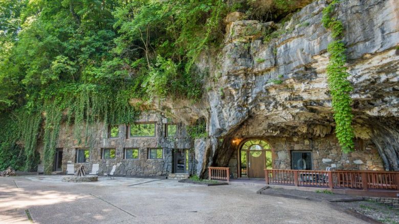 Shpella e shndërruar në hotelin luksoz, brenda saj nuk mungon asgjë (Foto/Video)