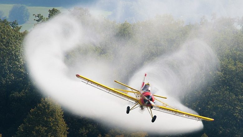 Spërkatje me aeroplan kundër mushkonjave në Shkup