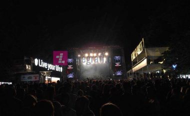 Atmosferë impozante në Sunny Hill Festival para performancave kryesore