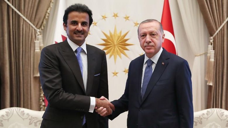 Kriza e lirës, Katari i “zgjat dorën” Turqisë