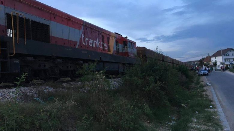 Treni godet veturën në Drenas (Foto)