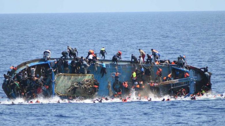 Fundoset një anije me emigrantë në Tunizi, 5 të vdekur